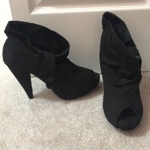 NWOT Rue 21 Open toe heels
